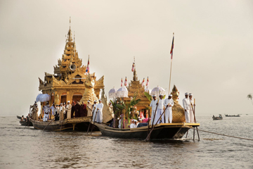 Phaung Daw Oo Pagoda Festival Tour